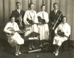 Froese Family Band-Klara & Karl, Ruth Pardue, Martha, Paul & Lena.jpg